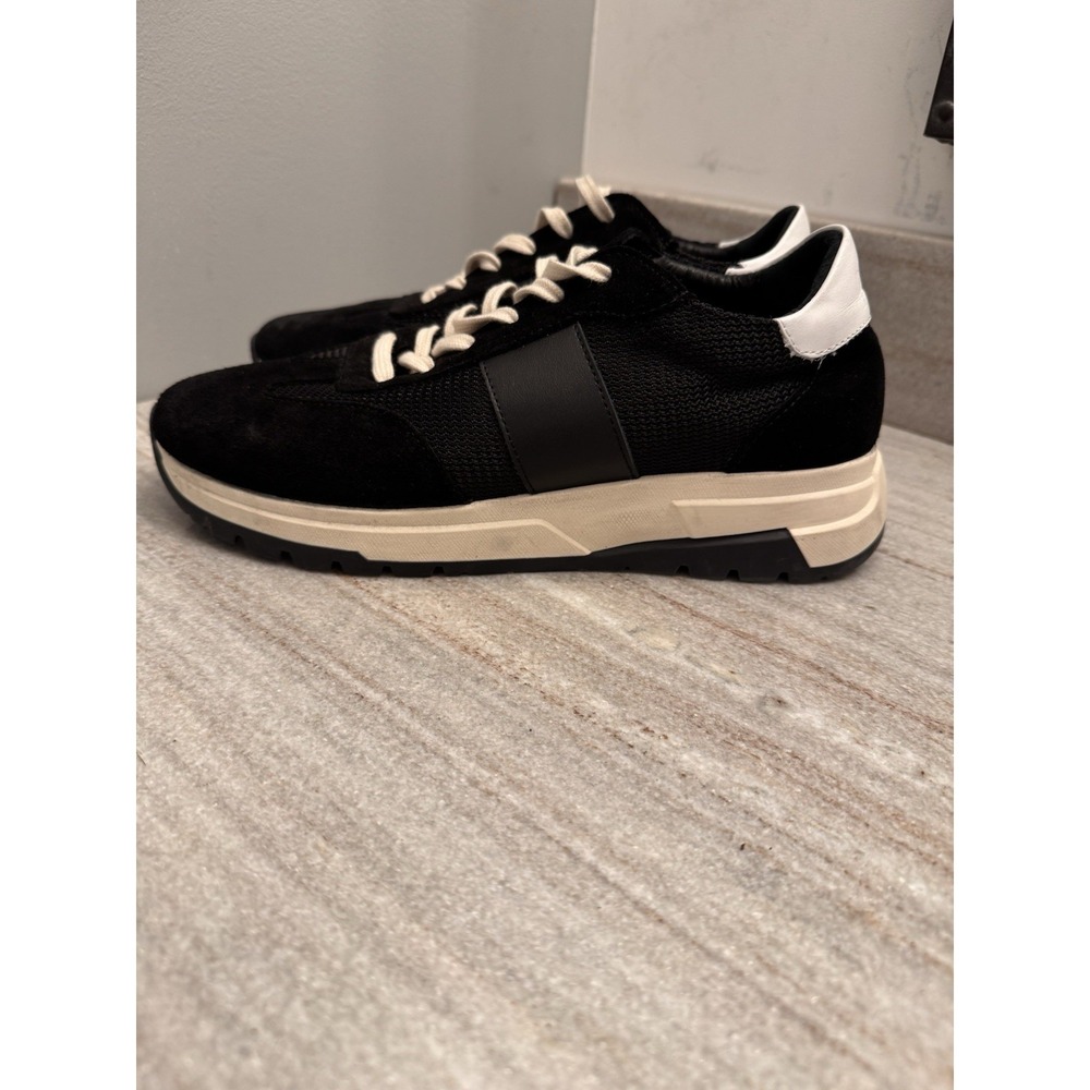 PAIGE Women's Black and Cream Sneakers
